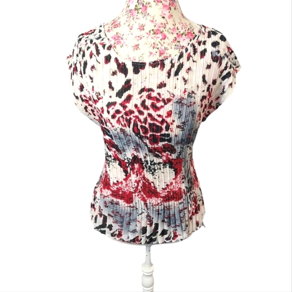Magic Scarf mini pleats cap sleeve shirt
